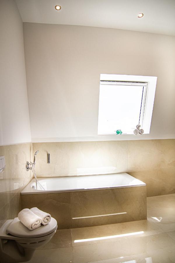 Sleep Inn Wehrhahn Suites Dusseldorf Bagian luar foto